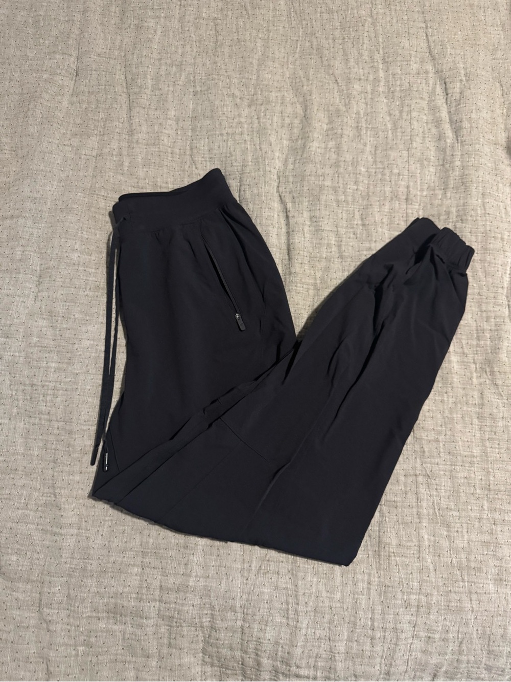 Lululemon license to train jogger
